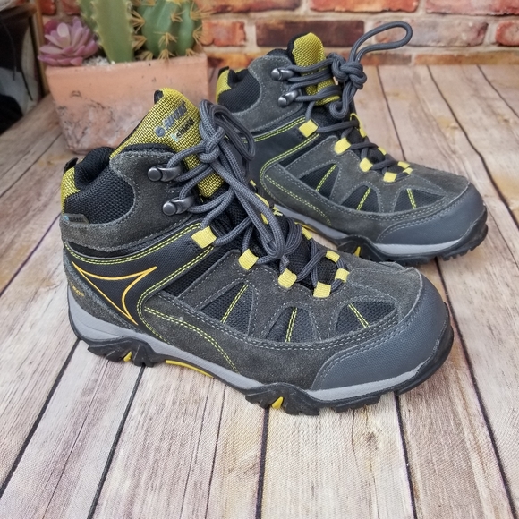 hi tec walking shoes